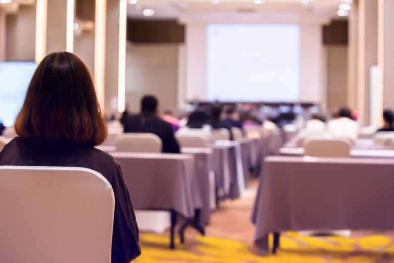 社員総会とは？目的・面白いコンテンツ・準備を6つの事例とともに解説