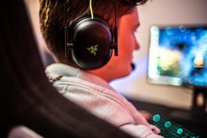 eスポーツ教育のメリットと課題とは?学校での導入方法も解説